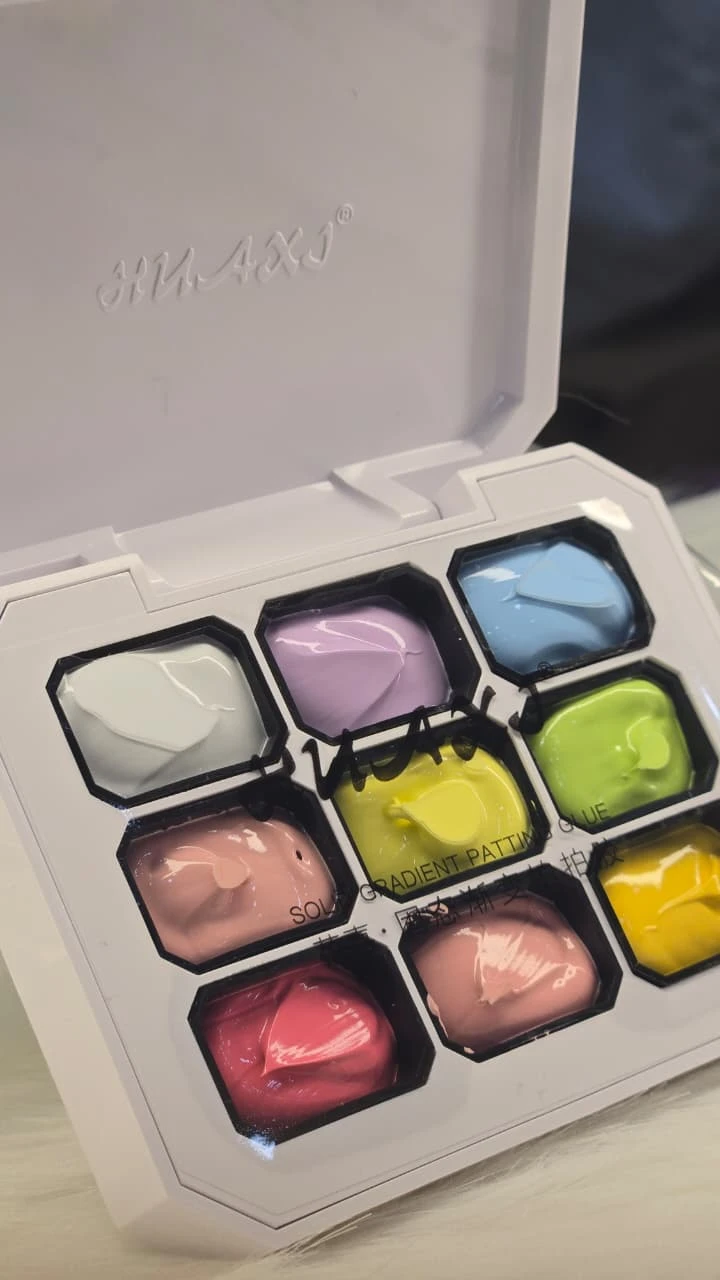 Solid cream patting gel palette in nine colours